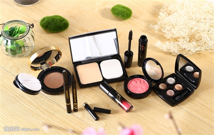 Cosmetics, daily necessities (4)